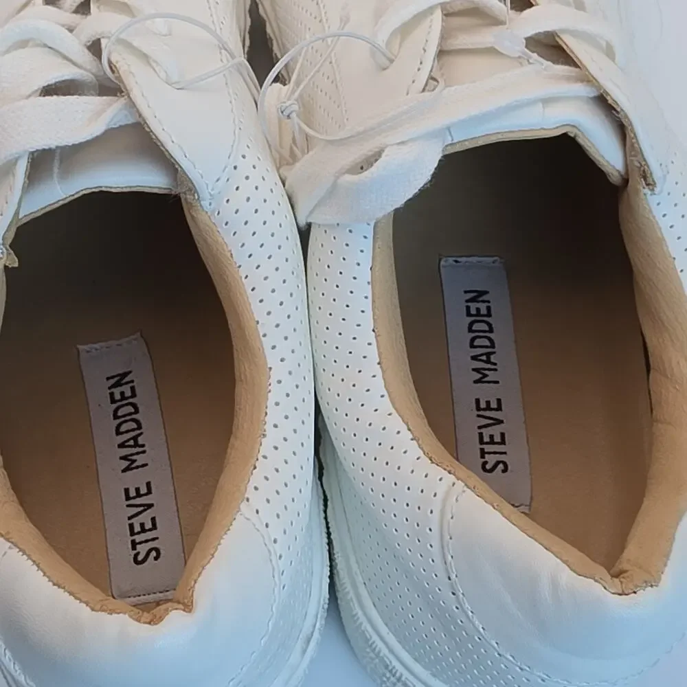 Steve Madden Toliver Women's Size 10 White Perforated Platform Sneakers Leather